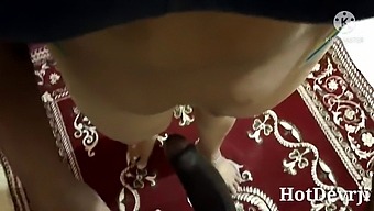 Indian Mature Woman And Young Boy Engage In Sexual Activity