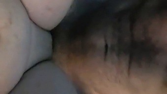 Pênis Grande Penetra O Cu Apertado E A Vagina Molhada