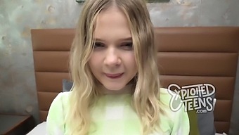 Vivez Le Plaisir D'Une Jeune Blonde Suçant Une Grosse Bite En Hd