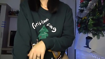 Anna'S Xmas Bất Ngờ: Cảnh Xuất Tinh Nóng Bỏng Từ Chị Họ