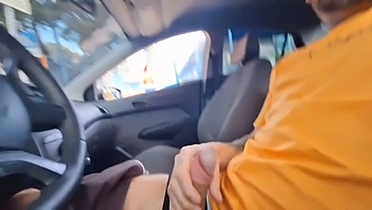 リスクを冒して街を歩く見ず知らずの女を視姦しながら快楽に溺れた!