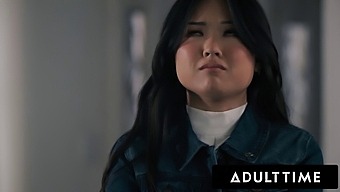 Lulu Chu在第三部分中与september Reign的第一次女同性恋遭遇