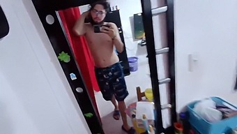 有兴趣的肛交游戏?看我被屁股操。