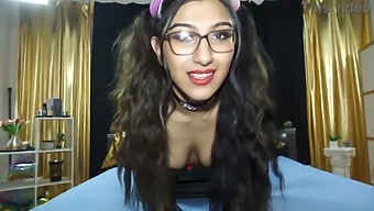 Desi, Jesteś Seksualnie Odważnym I Kochającym Spermę Partnerem