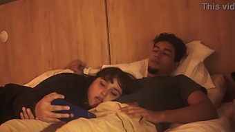 Eu Não Resisti Em Acariciar Meu Eixo E Acabei Fazendo Minha Meia-Irmã Me Dar Prazer Oral (Com Uma Breve Interrupção Por Sua Descoberta) Fantasyhardx